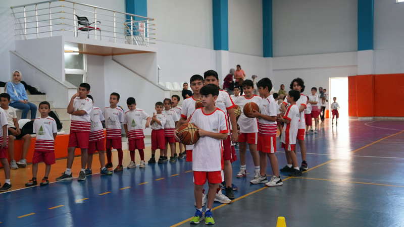 Potada Gelecek Yetişiyor; 400 Genç Basketbolun Temellerini Atıyor