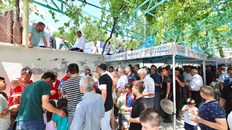 Onikişubat Belediyesi’nden Ilıca’da aşure ikramı