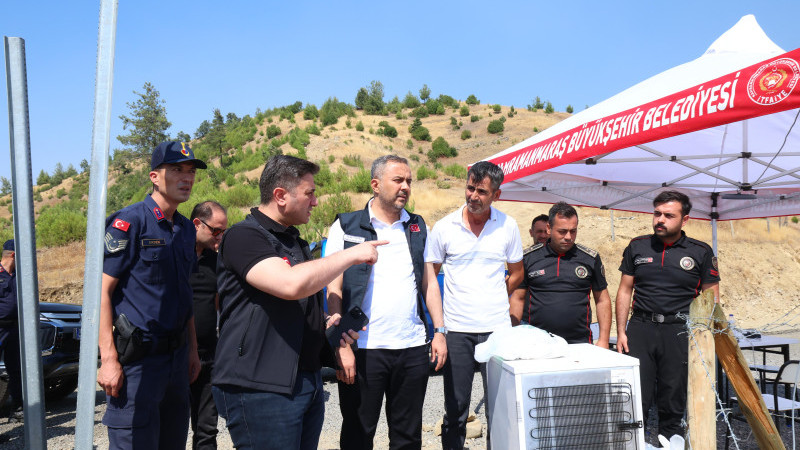 Başkan Toptaş ve Kaymakam Çiğdem, yangın bölgesinde vatandaşları ziyaret etti