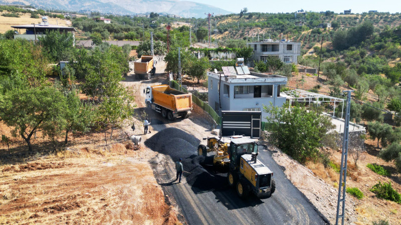 Dulkadiroğlu’nda Yol Yapım Seferberliğimiz Sıcak Asfalt Çalışmalarıyla Devam Ediyor