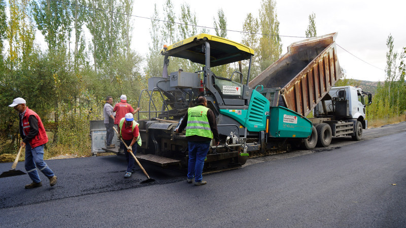Büyükşehir, Çağlayancerit’te 65 Milyonluk Yol Yatırımı Yapıyor
