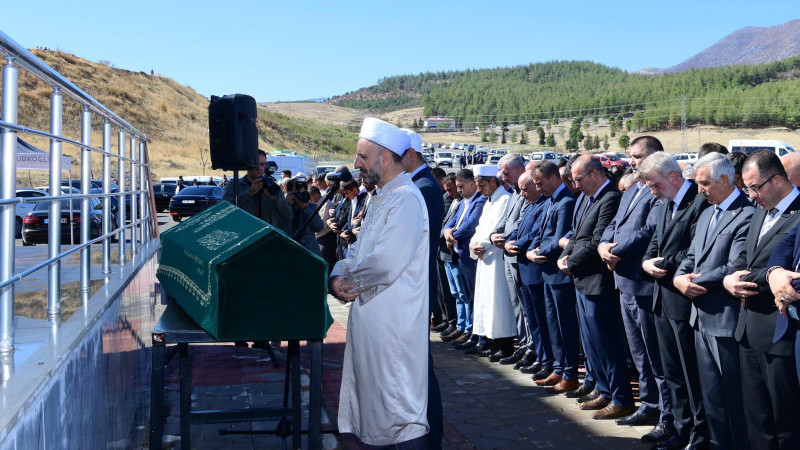 Başkan Görgel, Türkoğlu Belediye Başkanı Karaca’nın Acısını Paylaştı
