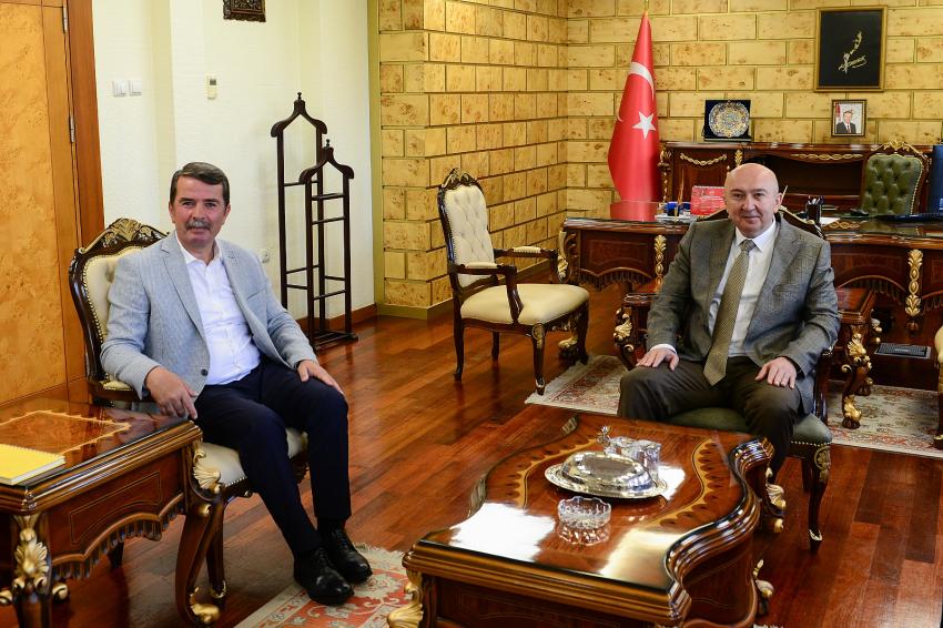 Osman Başkan’dan Rektör Yasım’a Ziyaret