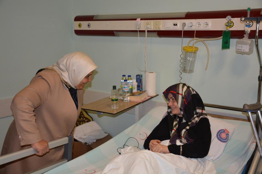 Kahramanmaraş Milletvekili Habibe Öçal, KSÜ Tıp Fakültesi Hastanesindeki Depremzedeleri Ziyaret Etti