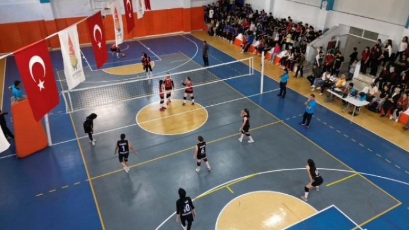 Onikişubat Belediyesi’nin Cumhuriyet Spor Şöleni’nde final heyecanı yaşandı