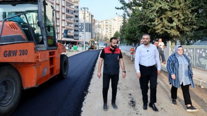 Başkan Toptaş, Tekerek Mahallesi’ndeki asfalt çalışmalarını yerinde inceledi