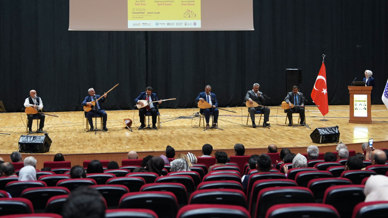 Âşıklar Sahne Aldı, Edebiyatın Kalbi Sazla Çarptı