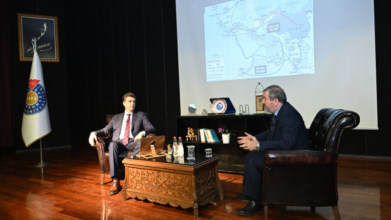 KSÜ’de Ufuk Açıcı Konferans: Jeopolitik Rekabette Türkiye’nin Rolü Ele Alındı