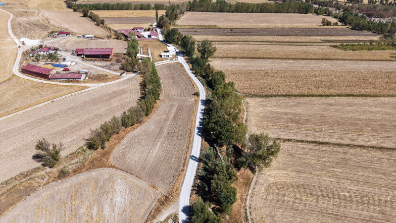 Elbistan’da Bir Mahallenin Daha Ulaşımı Büyükşehir’le İyileştirildi