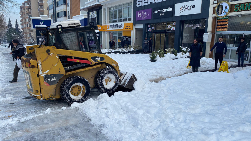 Büyükşehir’den Yaya Güvenliği İçin Kesintisiz Mesai