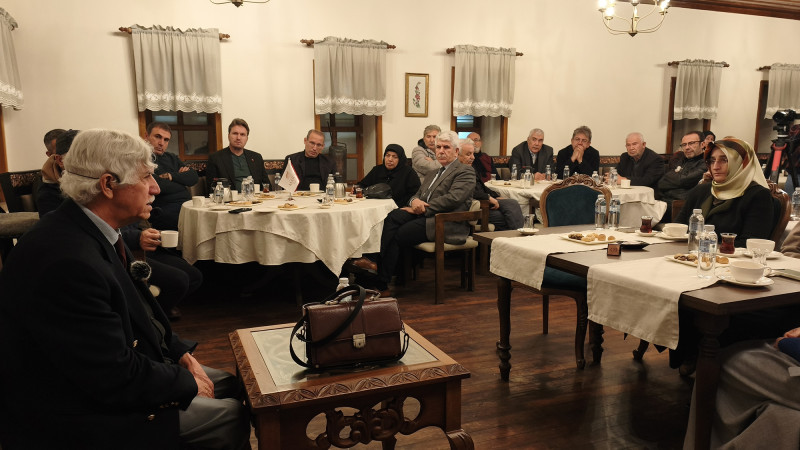 Yazar Gürlek, Edebiyat Aşıklarını Kültür Yolculuğuna Çıkardı